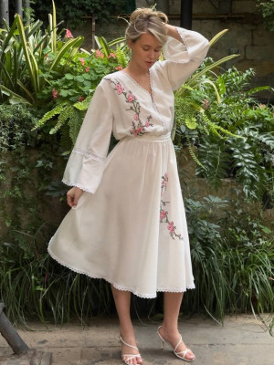 Льняное платье с вышивкой SOL-A3044T1100